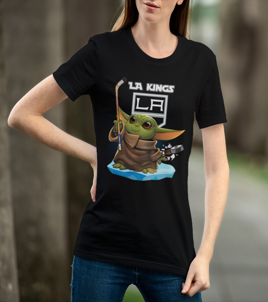 La Kings Baby Yoda Hockey Nhl Ice Rink Puck T-Shirt