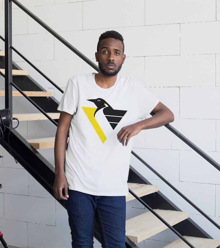 Pittsburgh Penguins Retro Penguin Triangles T-Shirt