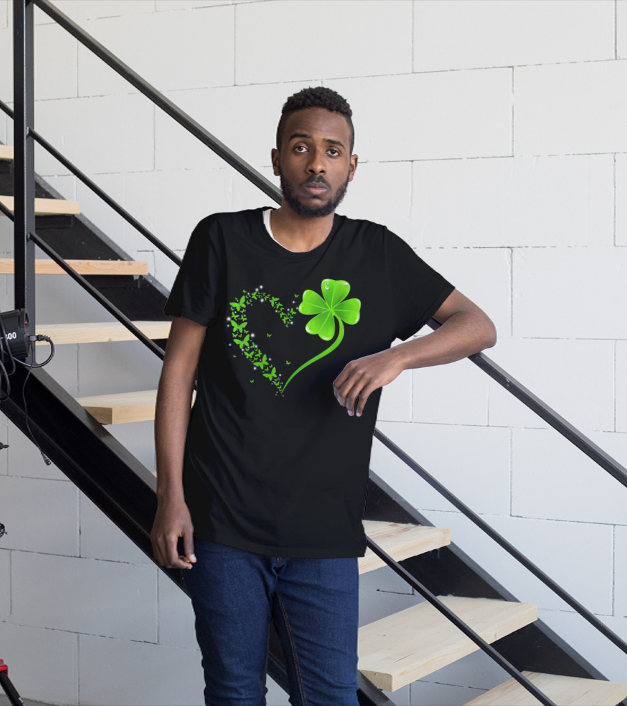 Heart Shamrock Butterfly St Patrick's Day Green Clover T-Shirt