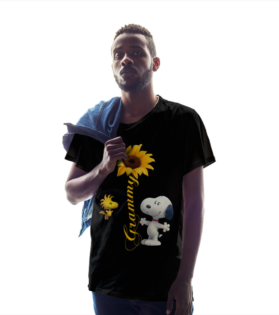 Grammy Peanuts Snoopy And Woodstock With Sunflower T-Shirt