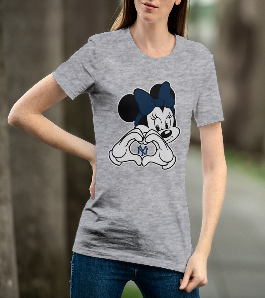 Minnie Mouse Love Heart New York Yankees T-Shirt