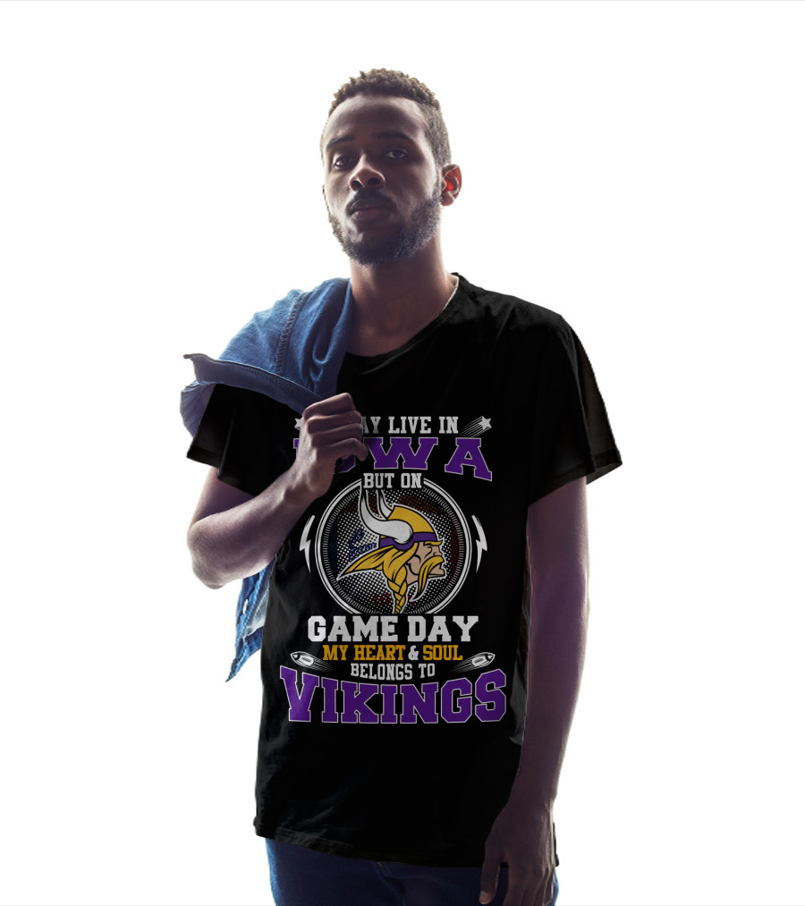 Iowa Residents Rooting For Vikings On Game Day T-Shirt