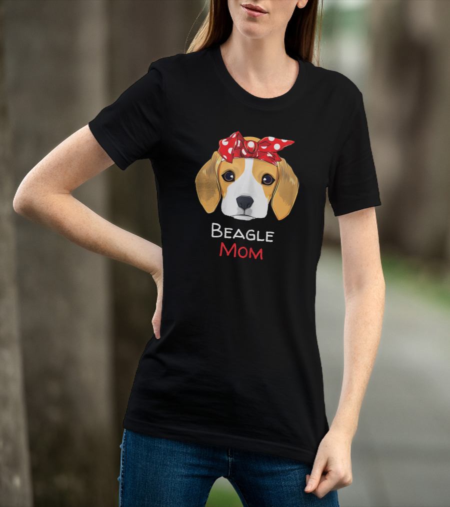 Beagle Mom Red Bandana T-Shirt