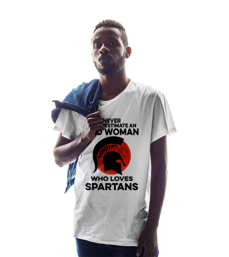 Never Underestimate An Old Woman Who Loves Michigan State Spartans T-Shirt