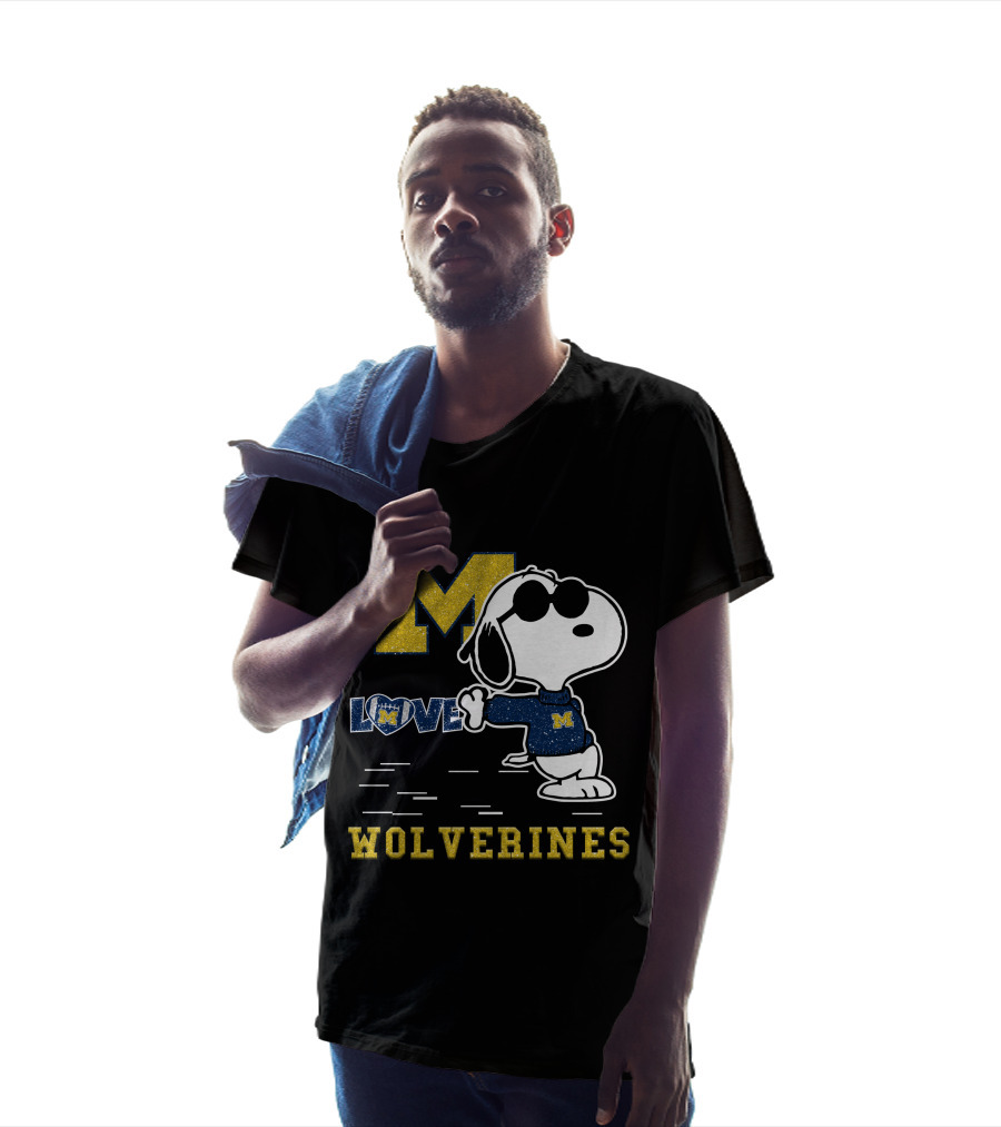 M Snoopy Love Wolverines T-Shirt