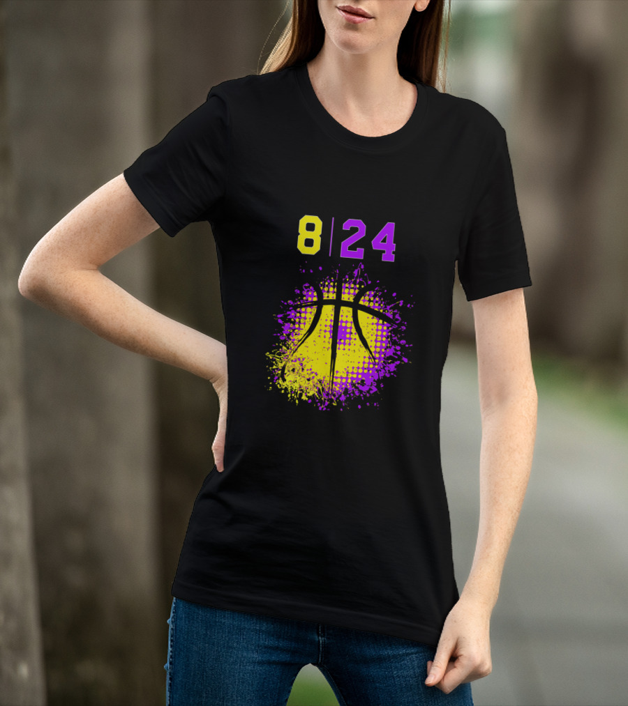 8 24 Basketball August Birthday T-Shirt