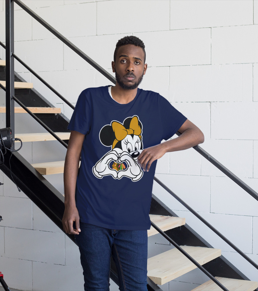 Minnie Mouse Hand Heart Chicago Blackhawks T-Shirt