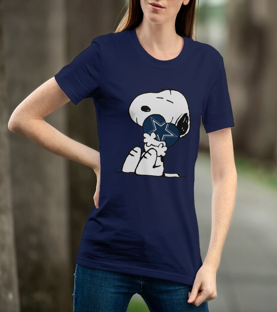 Snoopy Holding Dallas Cowboys Star T-Shirt