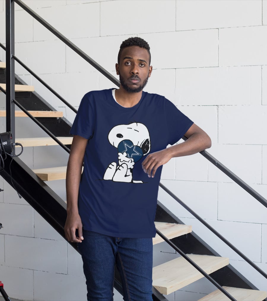 Snoopy Holding Dallas Cowboys Star T-Shirt