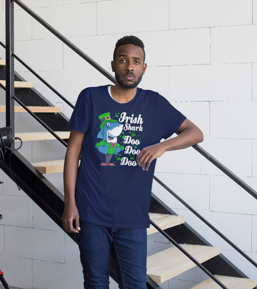 Irish Shark Doo Doo Doo Dad Shamrock Leprechaun Hat T-Shirt
