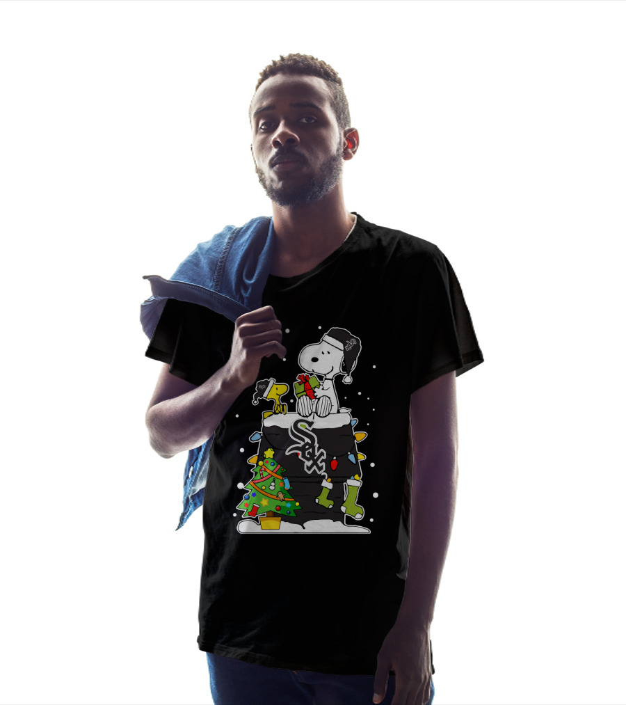 Chicago White Sox Snoopy Christmas Celebration T-Shirt