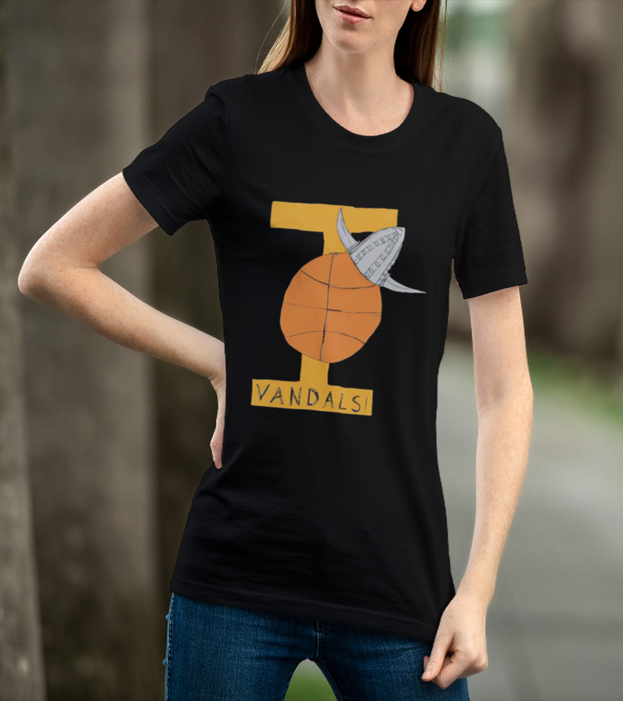 I Vandals Basketball Viking Helmet Graphic T-Shirt