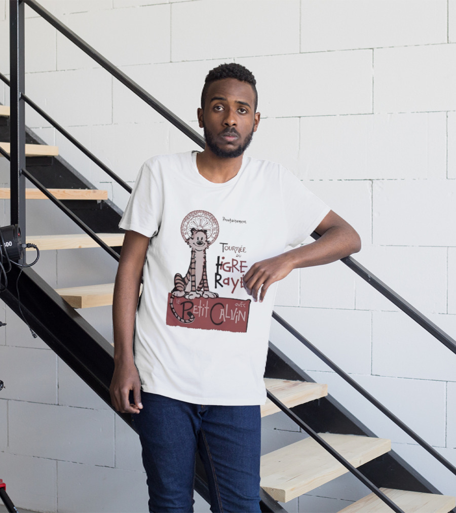 Tournée Du Tigre Raye Le Petit Calvin Avec Hobbes T-Shirt