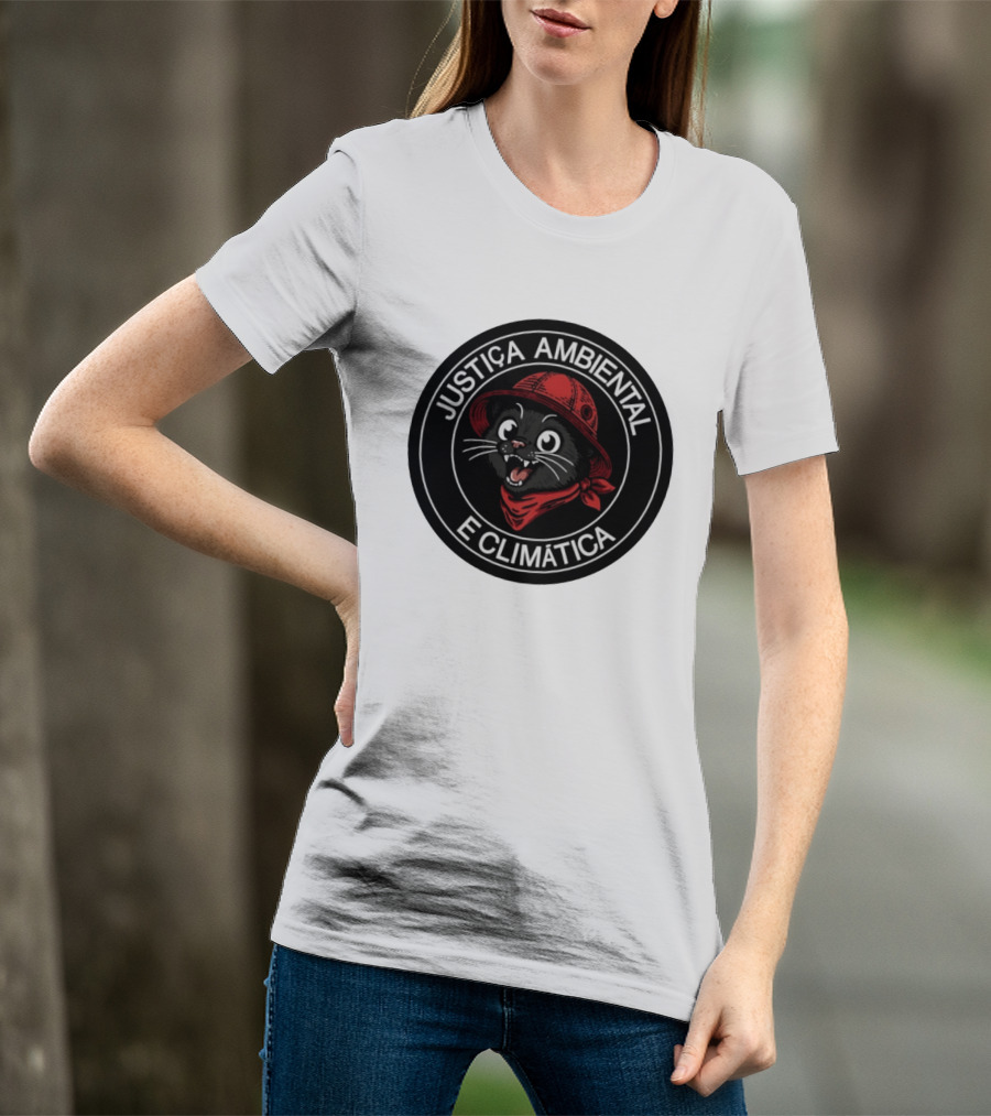 Justiça Ambiental E Climática Black Cat In Red Helmet And Bandana T-Shirt