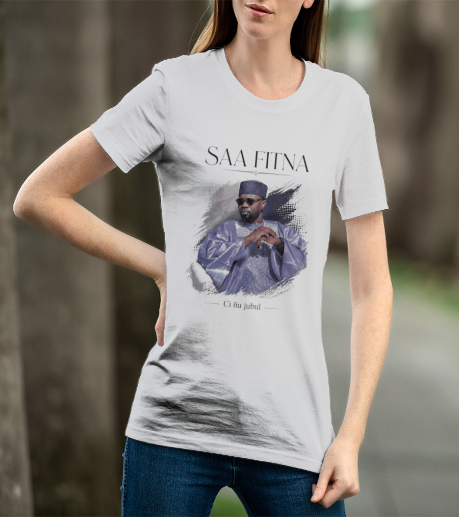 Saa Fitna Ci Nu Jubul Senegal Politics Blue Robe Man T-Shirt