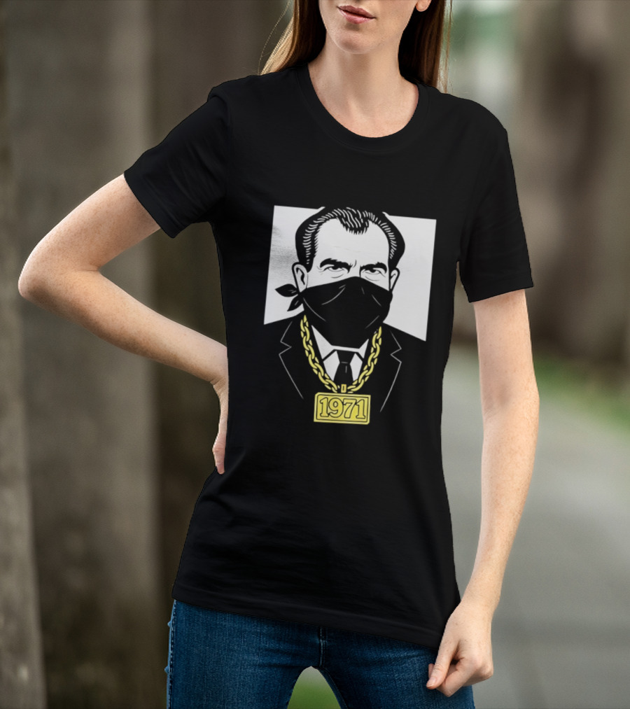 Richard Nixon 1971 Bandana Gold Chain T-Shirt