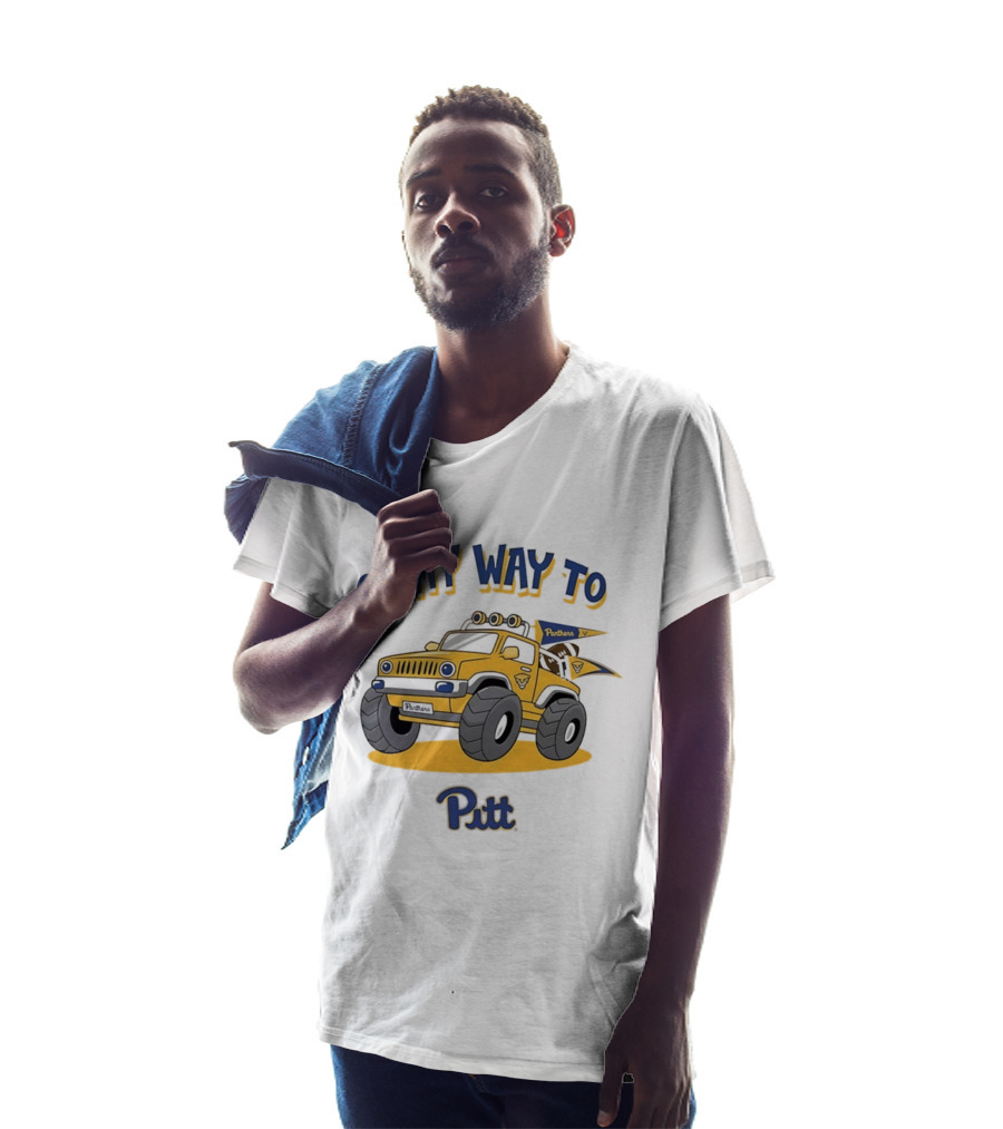 On My Way To Pitt Panthers Jeep With Flags And Tires T-Shirt