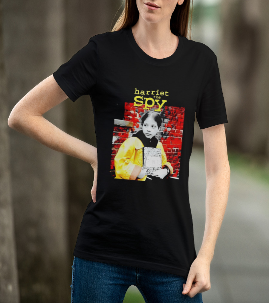 Harriet The Spy Michelle Trachtenberg Classic Yellow Raincoat Notepad T-Shirt