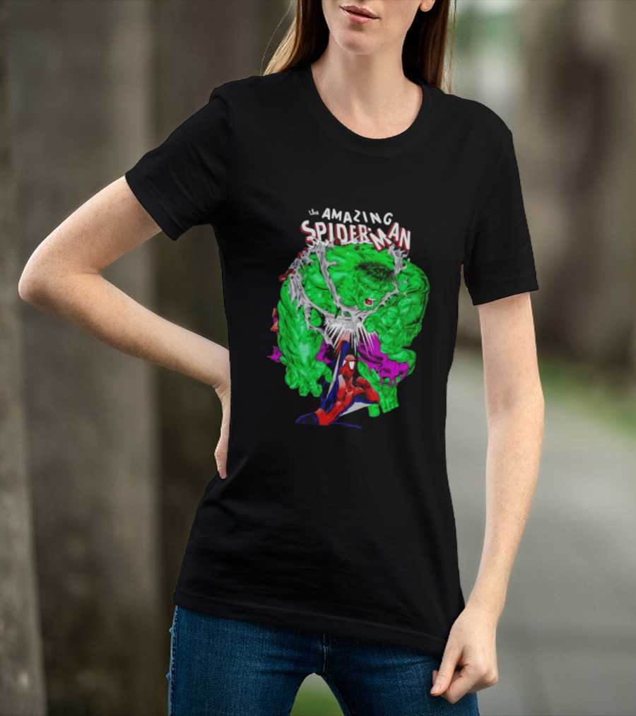 The Amazing Spider Man The Incredible Hulk Comic Style Showdown T-Shirt
