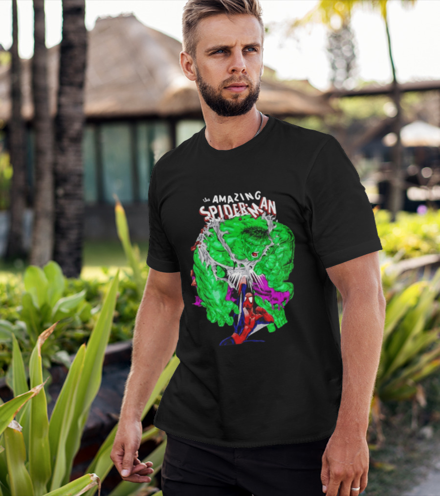 The Amazing Spider Man The Incredible Hulk Comic Style Showdown T-Shirt