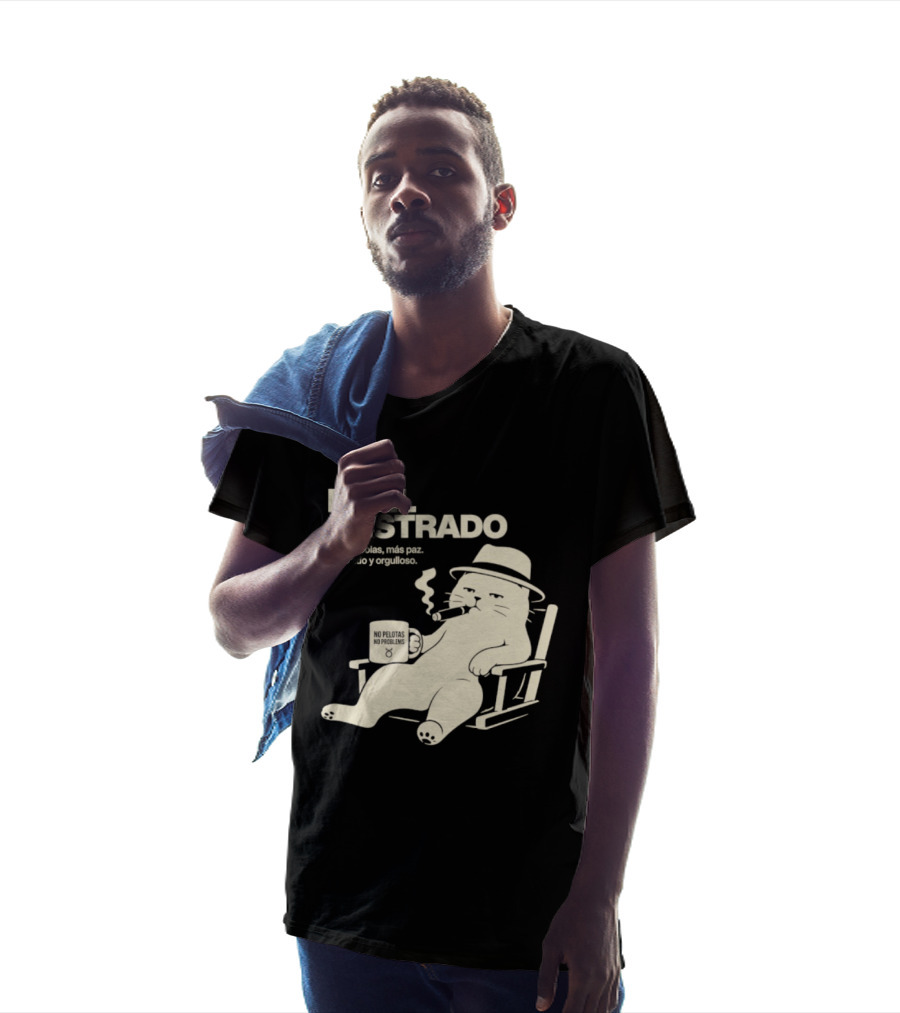Fidel Castrado Menos Bolas Mas Paz Cat Con Silla Sombrero Cigarro T-Shirt
