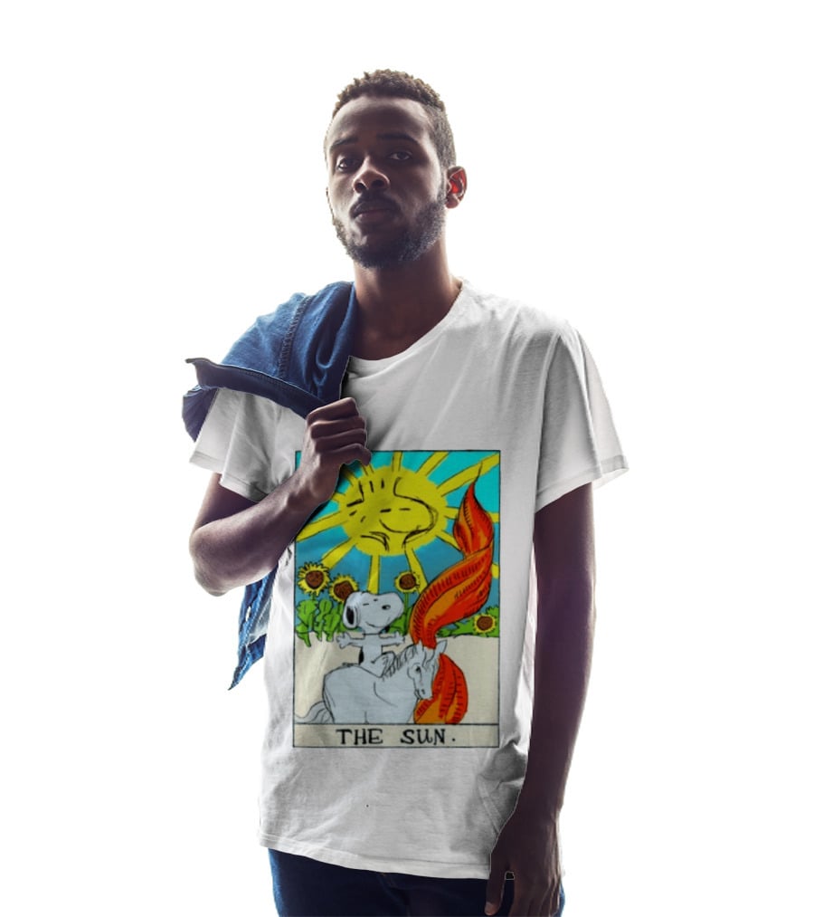 Snoopy The Sun Tarot Card Peanuts Charlie Brown Tarot T-Shirt