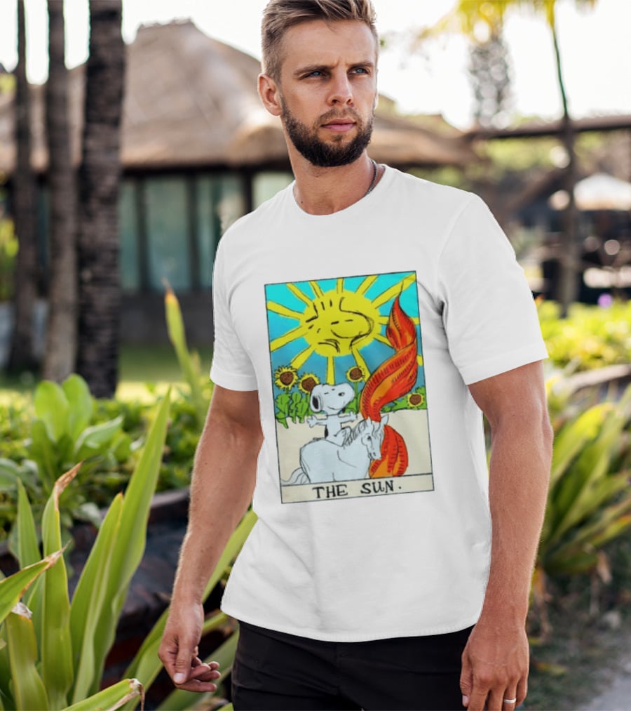 Snoopy The Sun Tarot Card Peanuts Charlie Brown Tarot T-Shirt