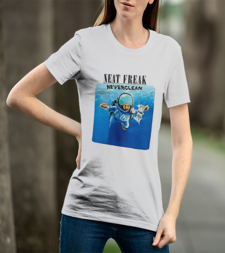 Neat Freak Neverclean Diver Catching Litter T-Shirt