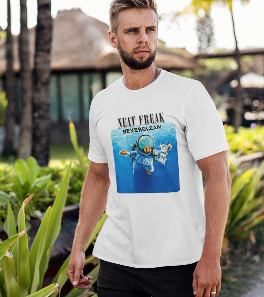Neat Freak Neverclean Diver Catching Litter T-Shirt