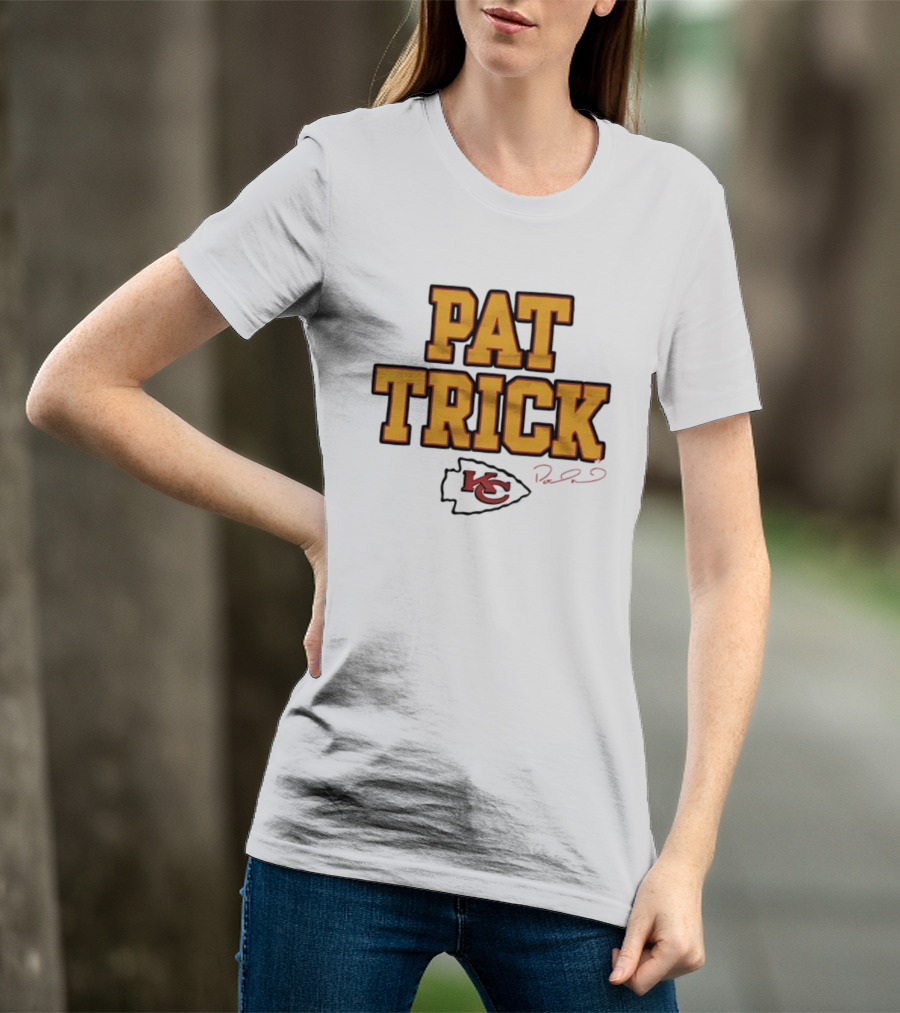Pat Trick Kansas City Chiefs Patrick Mahomes KC Signature T-Shirt