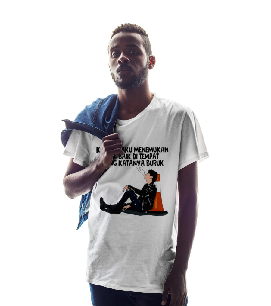 Kadang Aku Menemukan Hal Baik Di Tempat Yang Katanya Buruk Dengan Sosok Beristirahat Di Kursi Oranye T-Shirt