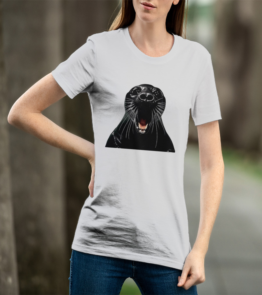 Screaming Black Seal Meme Hilarious Animal Expression T-Shirt