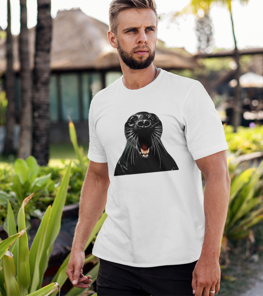 Screaming Black Seal Meme Hilarious Animal Expression T-Shirt
