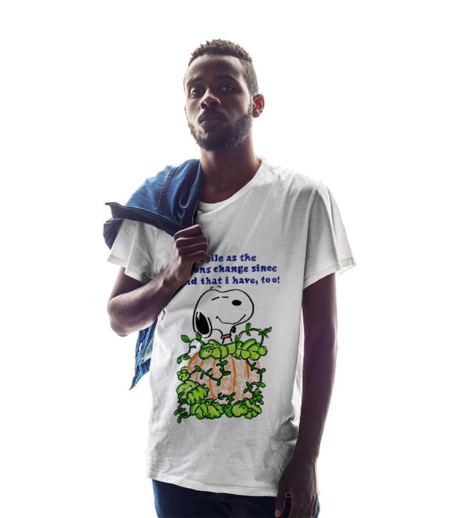 I Smile As The Seasons Change I Find That I Have Too Snoopy Pumpkin T-Shirt