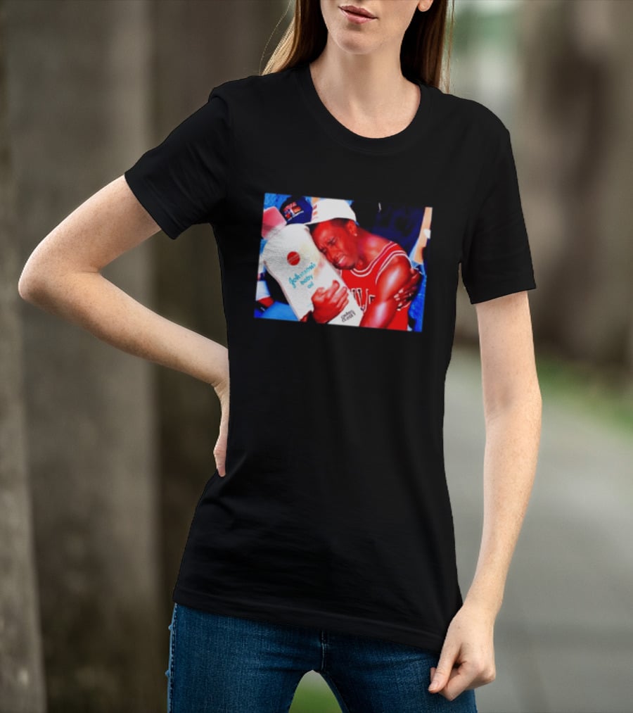 Sean Diddy Combs Johnson's Baby Oil Chicago Bulls Hugging Moment T-Shirt