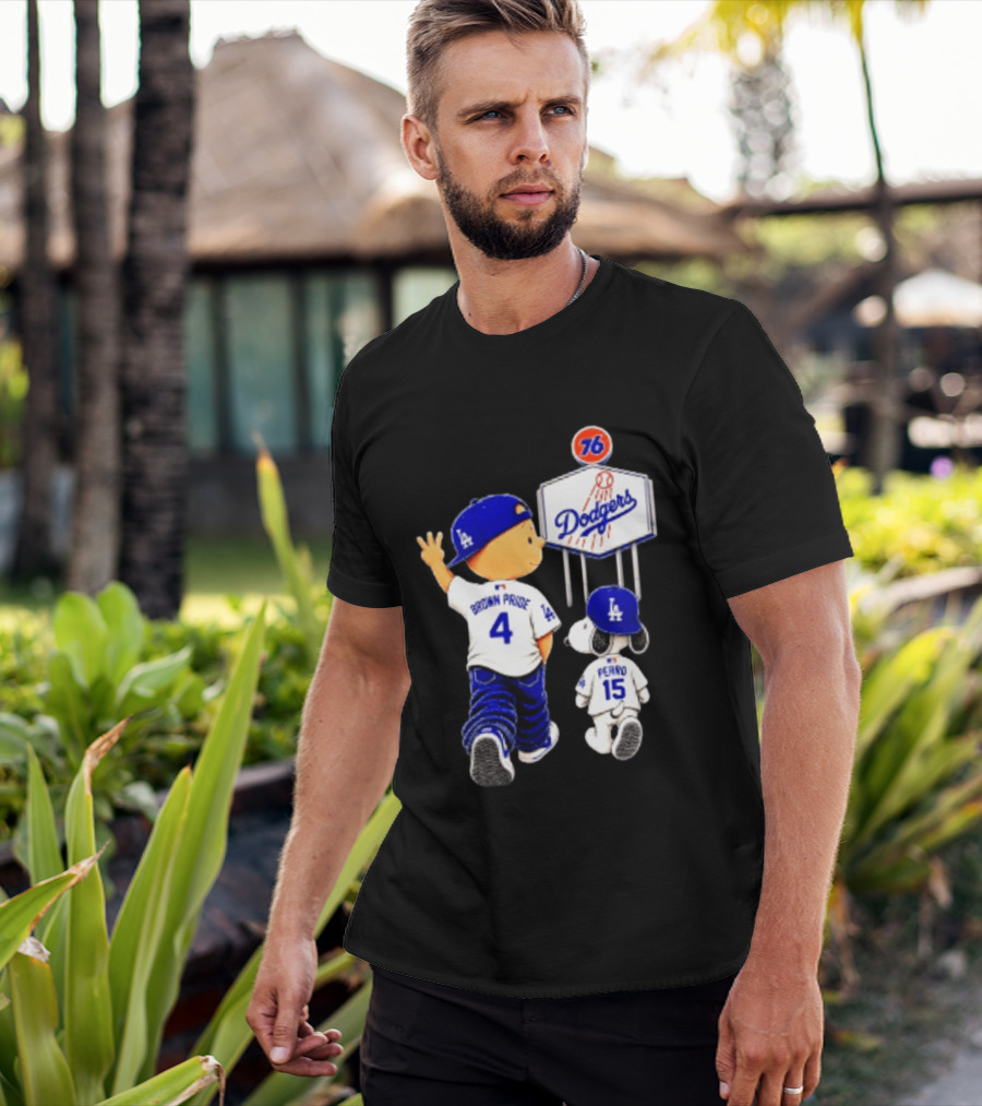 Charlie Brown Snoopy Los Angeles Dodgers Brown Pride Perro Baseball 76 T-Shirt