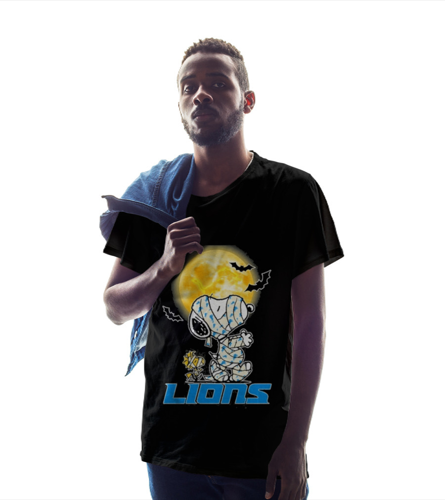 Detroit Lions Snoopy Halloween 2026 Full Moon Bat Holiday T-Shirt