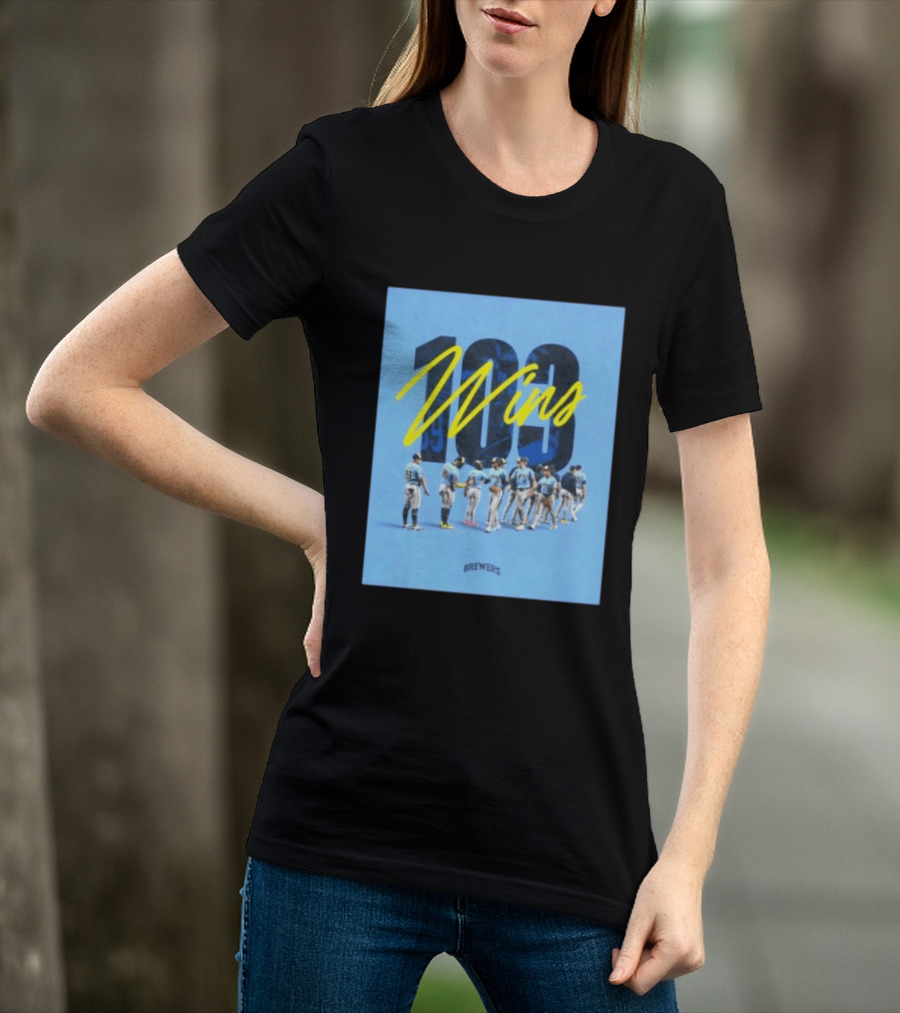 Milwaukee Brewers 103 Wins Celebration Team Huddle T-Shirt