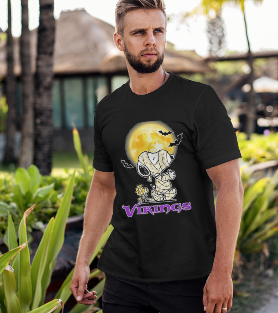 Minnesota Vikings Snoopy Halloween Moon 2026 Holiday T-Shirt