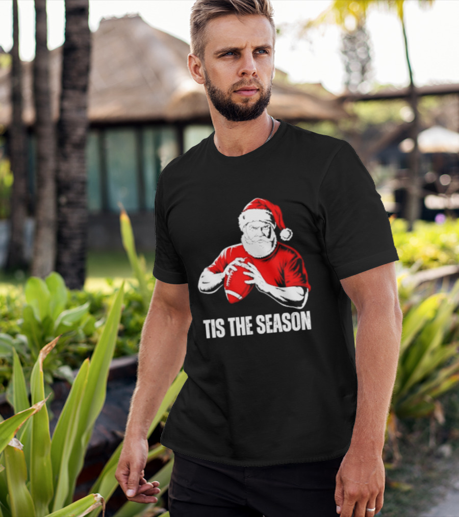 Santa Claus Playing Football Tis The Season Christmas 2026 T-Shirt