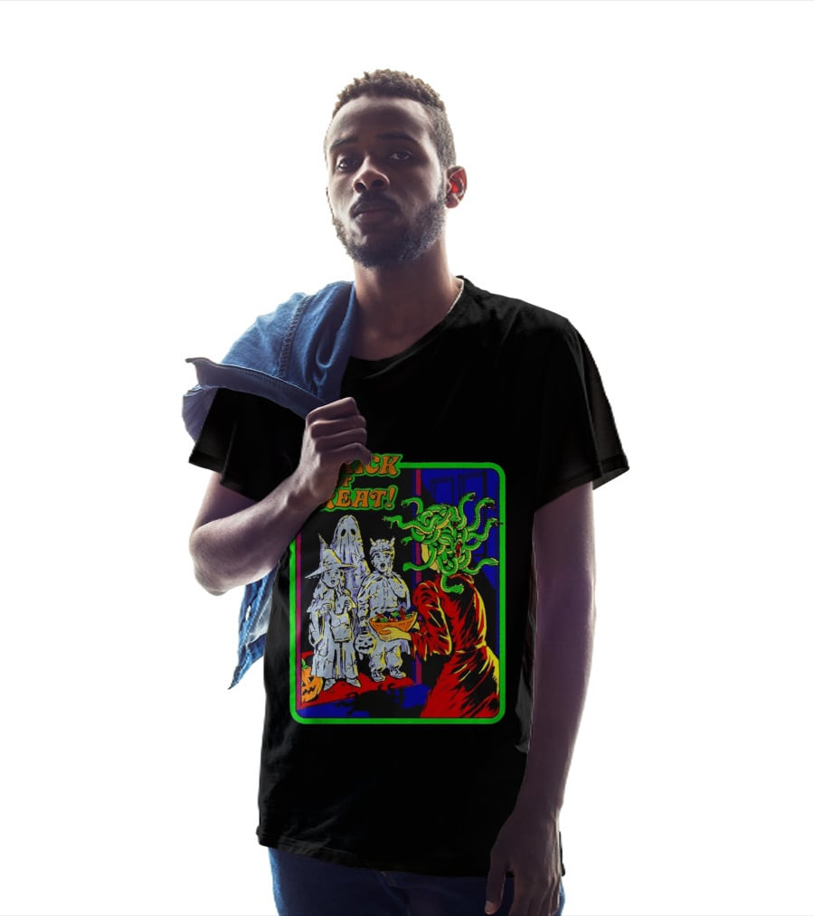 Trick Or Treat Medusa Halloween Retro Comic T-Shirt