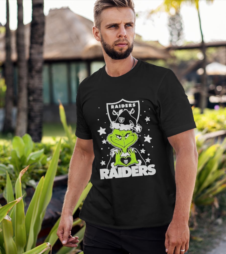 Las Vegas Raiders Grinch Love Hands Christmas Football 2026 T-Shirt
