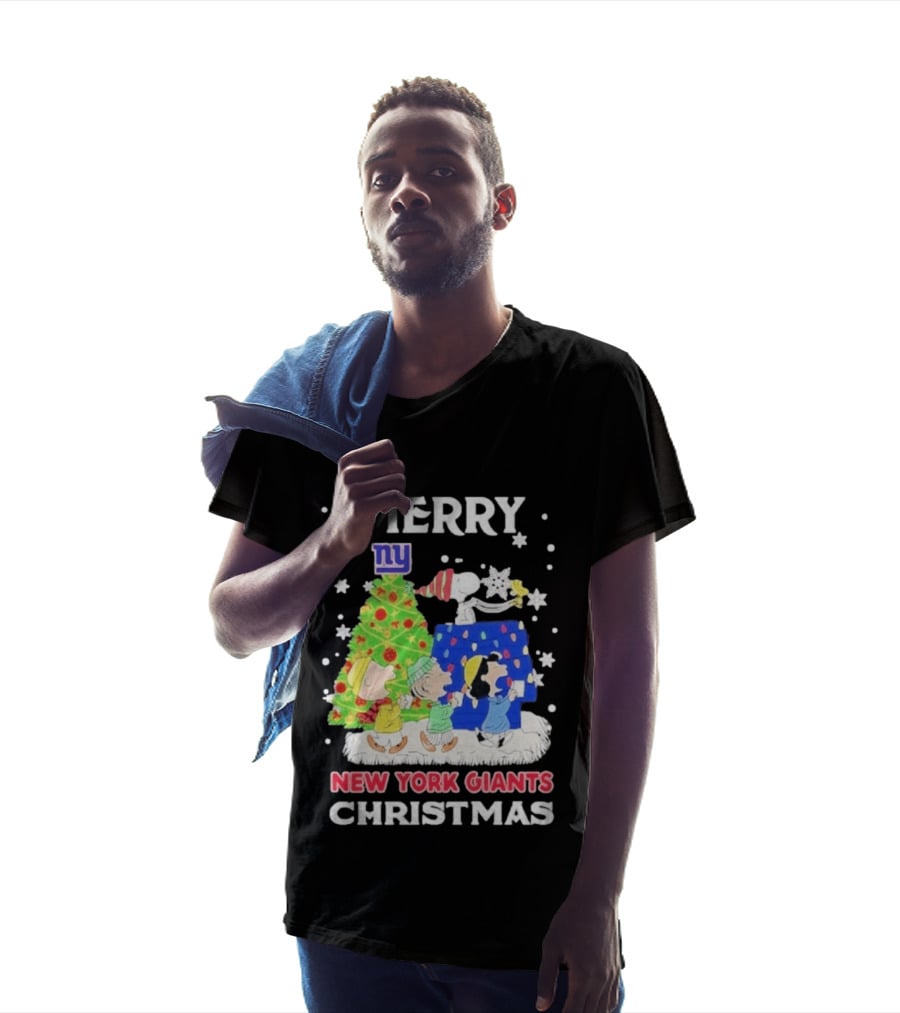 New York Giants Peanuts Merry Christmas 2026 Snoopy Woodstock Charlie Brown T-Shirt