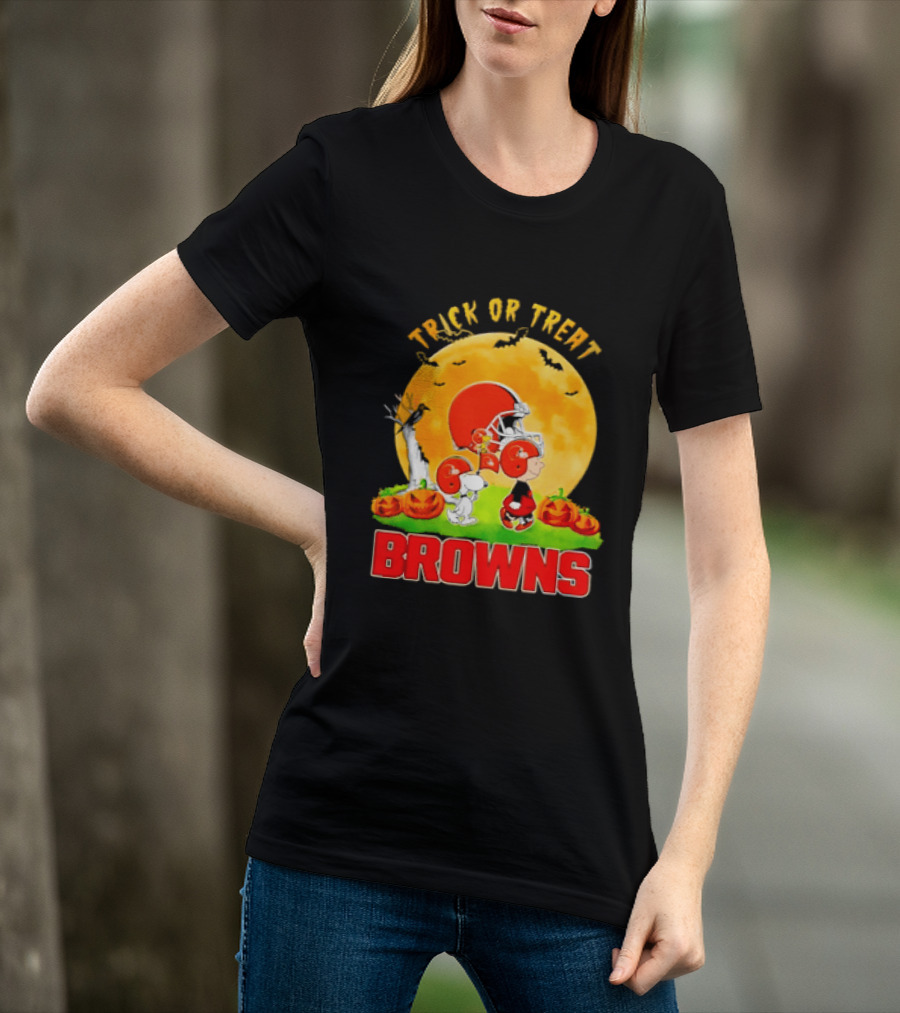 Cleveland Browns Peanuts Trick Or Treat Halloween 2026 T-Shirt