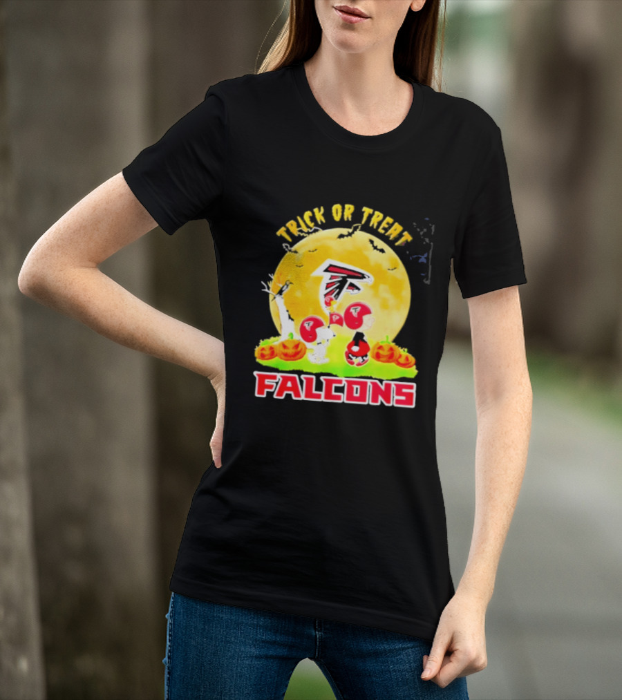 Atlanta Falcons Peanuts Trick Or Treat Halloween 2026 T-Shirt