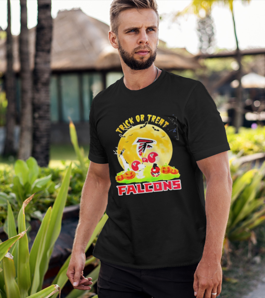Atlanta Falcons Peanuts Trick Or Treat Halloween 2026 T-Shirt