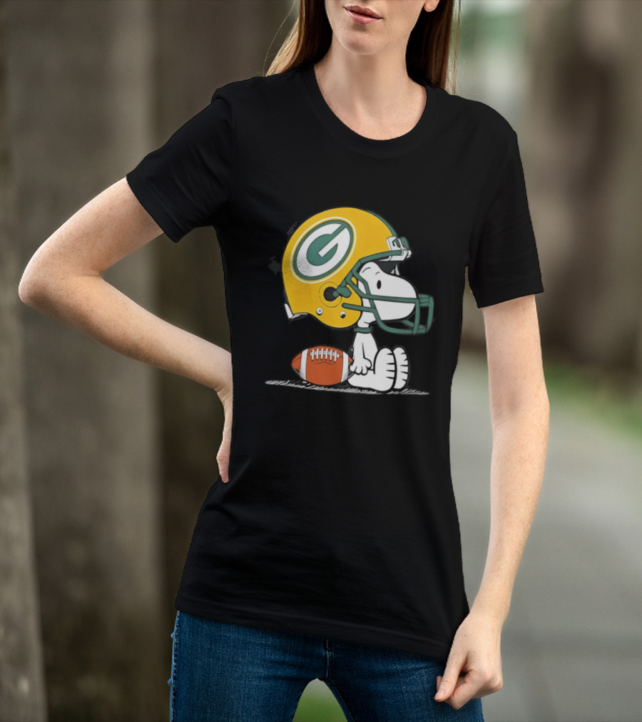 Snoopy Green Bay Packers Football Helmet Collaboration With Peanuts T-Shirt