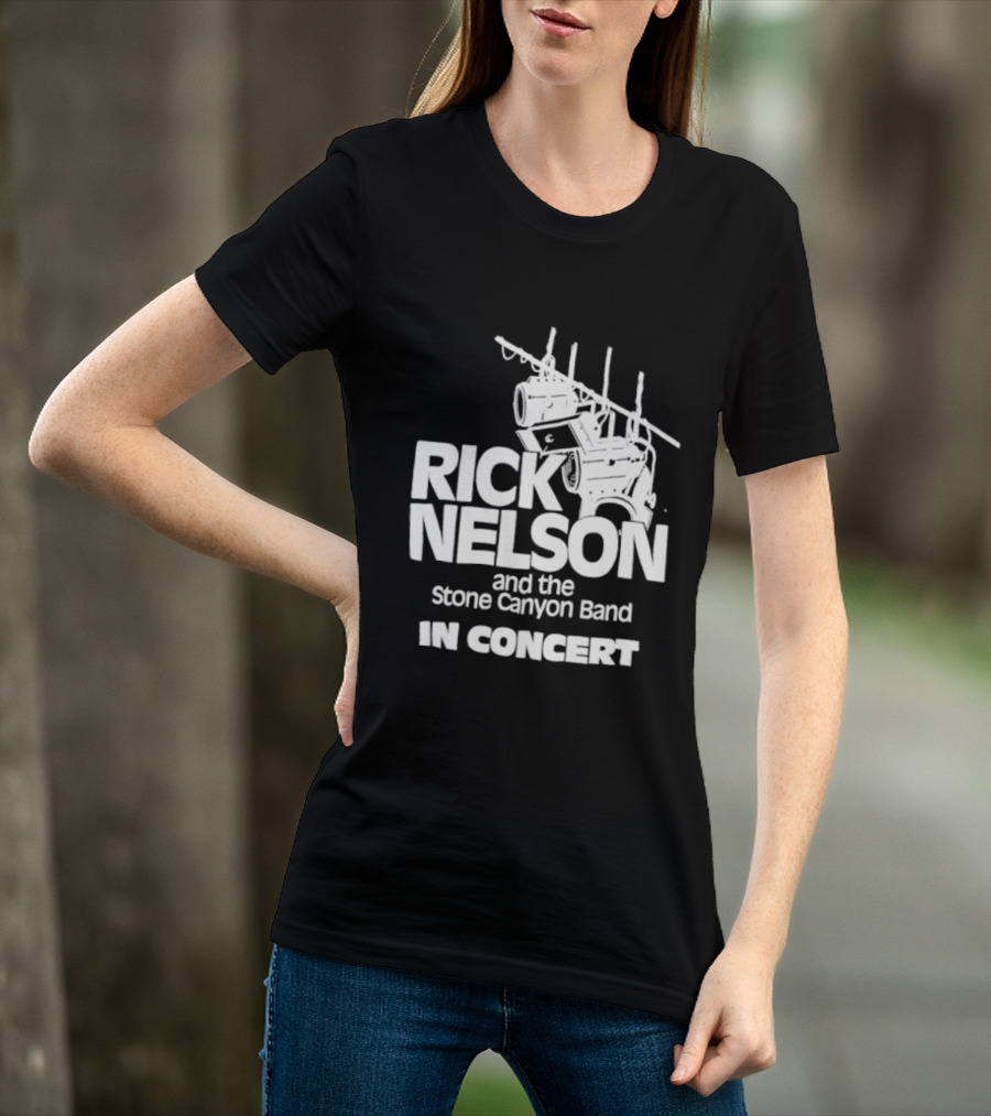 Rick Nelson And The Stone Canyon Band In Concert Trắng Trên Nền đen Dàn đèn Sân Khấu T-Shirt