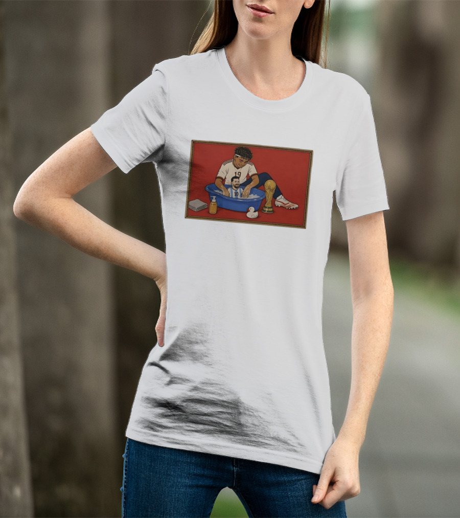 Yamal 19 Bathing Messi In Bathtub With World Cup Trophy T-Shirt