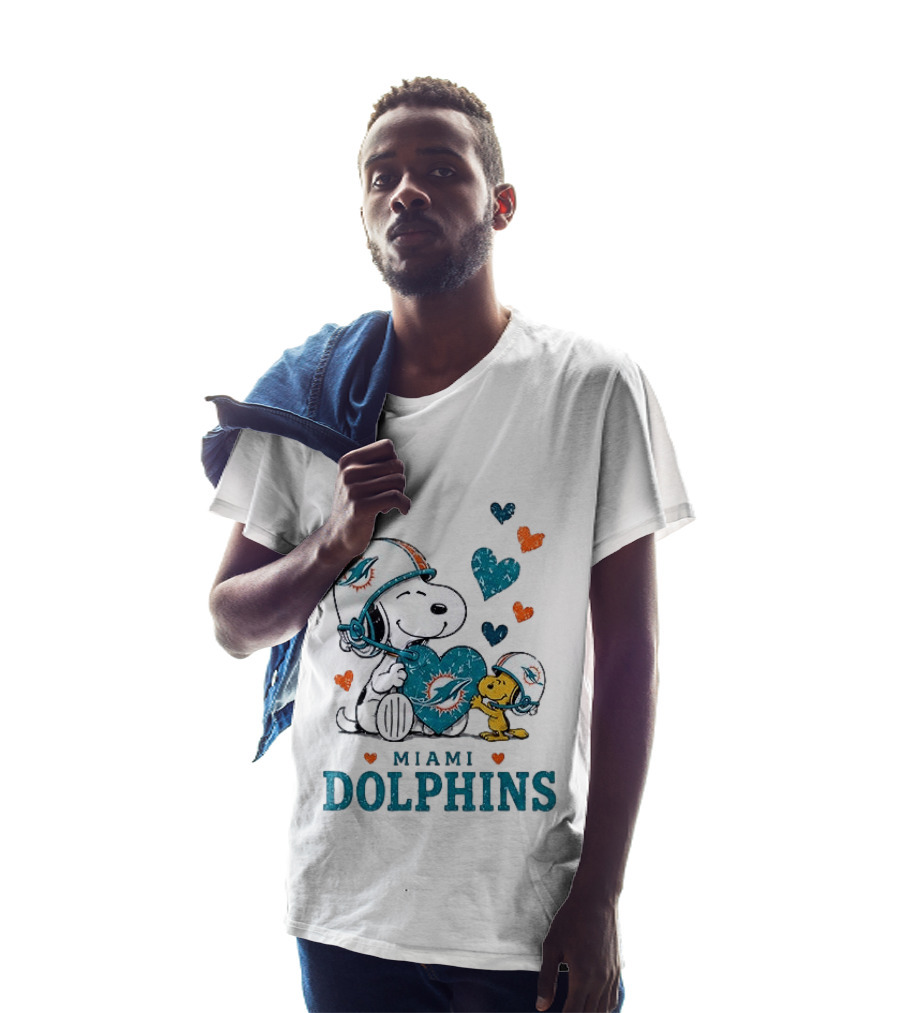 Miami Dolphins Peanuts Snoopy Love Laughter Hearts Helmet Charlie Brown T-Shirt